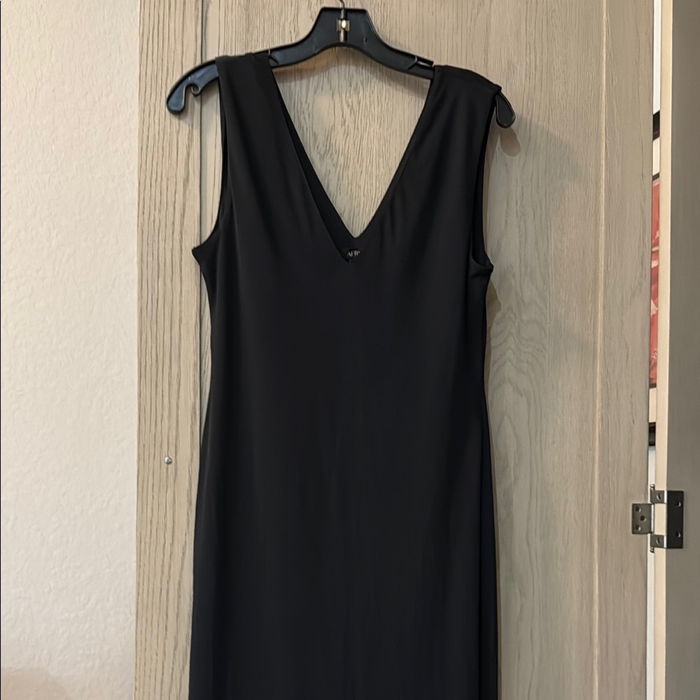 Elegant Black Sleeveless Dress